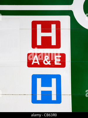 hospital a&e road sign Stock Photo - Alamy