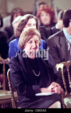 Veteran White House correspondent Helen Thomas during President Clinton first solo news conference in almost a year, in the East Room of the White House March 19, 1999. Thomas has covered the White House since 1961 Stock Photo