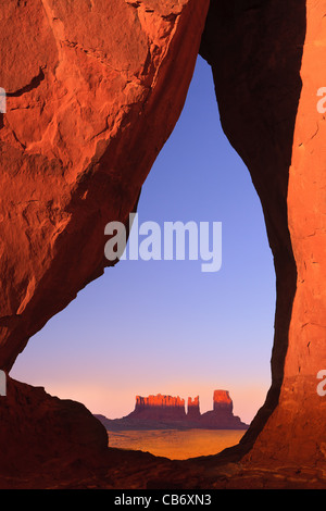 Teardrop Arch at sunset, Monument Valley, Utah - Arizona Stock Photo