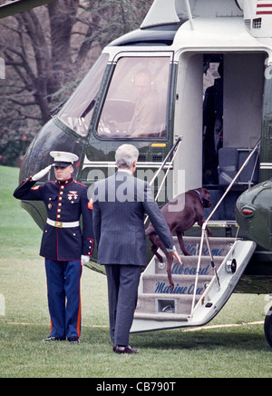 US President Bill Clinton boards Marine One helicopter as he departs ...