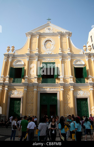 A group of tourists outside St Dominic Church Macau Stock Photo