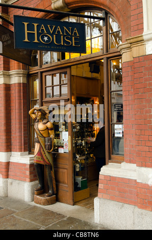 Havana House a cigar and tobacco retail shop in Windsor Royal Station Windsor Berkshire UK Stock Photo