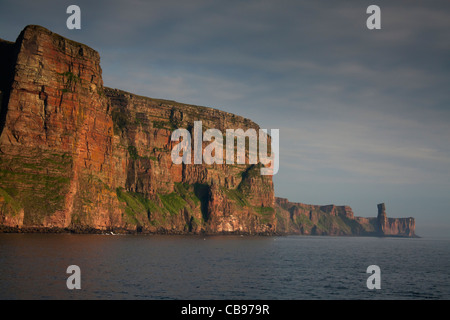 Hoy, St John's Head cliffs and the Old Man of Hoy Stock Photo