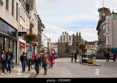 Shops along cobbled street in the city centre. Boscawen Street, Truro, Cornwall, England, UK. Stock Photo