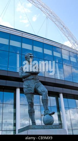 Bobby Moore Statue Wembley Stadium with Arch Stock Photo