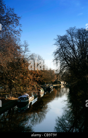 Hertford Union Canal, Victoria Park, London, UK Stock Photo