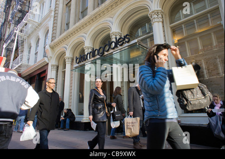 Bloomingdales bag hi-res stock photography and images - Alamy