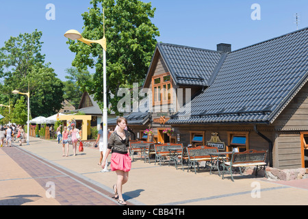 J Basanaviciaus gatve, J Basanaviciaus Street, pedestrian street leading to beach, Palanga, Lithuania Stock Photo