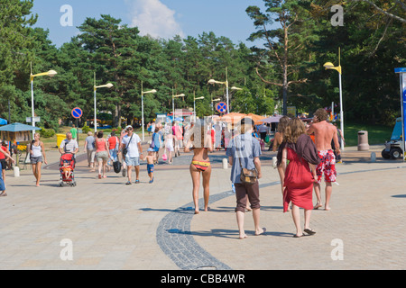 J Basanaviciaus gatve, J Basanaviciaus Street, pedestrian street leading to beach, Palanga, Lithuania Stock Photo