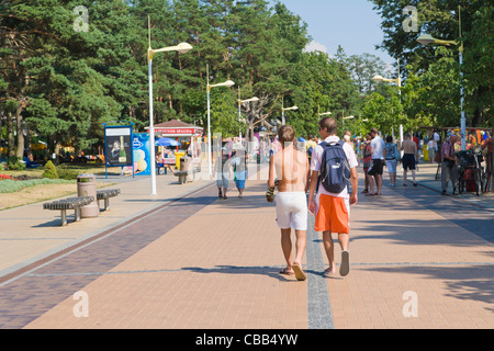 J Basanaviciaus gatve, J Basanaviciaus Street, pedestrian street leading to beach, Palanga, Lithuania Stock Photo