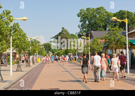 J Basanaviciaus gatve, J Basanaviciaus Street, pedestrian street leading to beach, Palanga, Lithuania Stock Photo