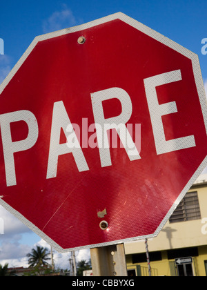 Stop sign in Spanish, Puerto Rico Stock Photo
