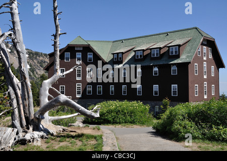 Crater lake lodge sits on the edge of the caldera of Crater lake national park, Oregon Stock Photo