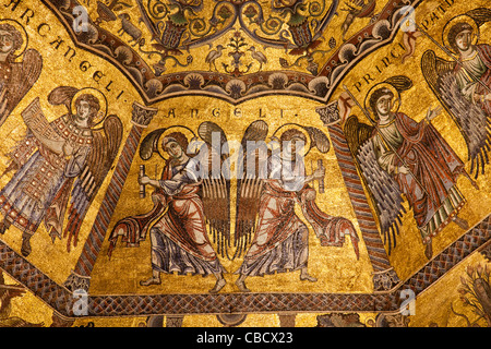 Detail of gilded mosaic ceiling Battistero di San Giovanni, baptistry of St John, Florence Baptistry Stock Photo