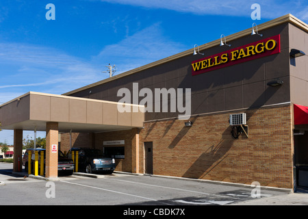 Drive through tellers at a Branch of Wells Fargo Bank, Lake Wales, Central Florida, USA Stock Photo