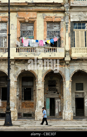 Run down building Habana Vieja Havana Cuba Stock Photo