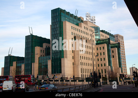 MI6 SIS Building in Vauxhall - London Stock Photo