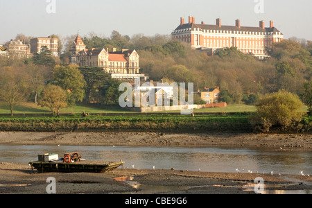 Low tide along the river Thames in Richmond upon Thames, West London, England Stock Photo