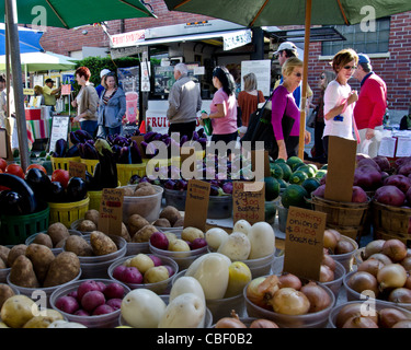 Produce on display at the WInter Park Farmer's Market Stock Photo