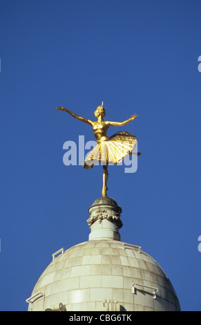 Statue of dancing ballerina Anna Pavlova on top of the Victoria Palace Theatre, Victoria, London Stock Photo