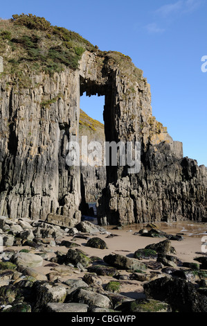 Church Doors limestone arch rock formation Skrinkle Haven beach  Manorbier Pembrokeshire Coast National Park Wales Cymru UK GB Stock Photo