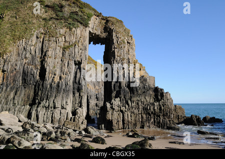 Church Doors limestone arch rock formation Skrinkle Haven beach  Manorbier Pembrokeshire Coast National Park Wales Cymru UK GB Stock Photo