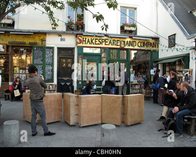 The famous bookshop Shakespeare and Company, Quai de Montebello, Paris France Stock Photo