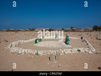 Muslim Graves Pile Of White Stones In Berbera Area Somaliland Stock Photo