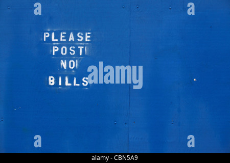 'please post no bills' stenciled sign on hoarding, Manhattan, New York City, NY, USA Stock Photo
