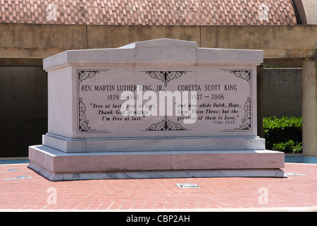 Tomb of Rev. Martin Luther King, Jr. and Coretta Scott King at the King ...