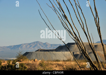 Copper mines in Sahuarita and Green Valley, Arizona, USA, line the floor of the Sonoran Desert. Stock Photo