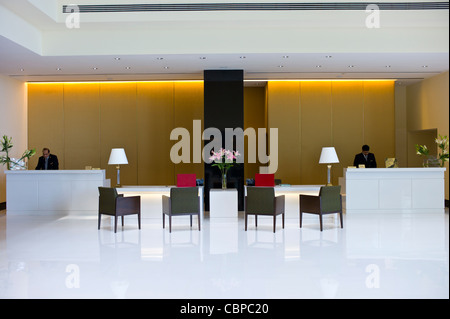 Lobby and Reception area in the 5-star Oberoi Mumbai Hotel at Nariman Point, Mumbai, formerly Bombay, Maharashtra, India Stock Photo