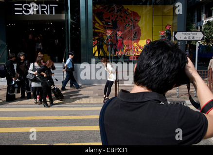 Fotoshoot for fashion in Hongkong Peking Street, Kowloon Stock Photo