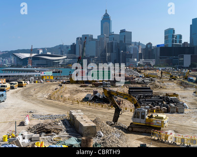 dh CENTRAL HONG KONG Mechanical digger building site reclaiming land for Central Wan Chai bypass