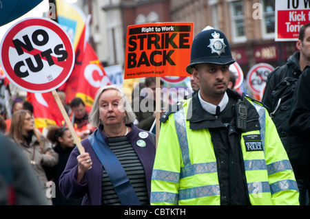 Strikers protest against government  pension reforms in Britain's first mass strike in 30 years. London,  UK. 30th Nov 2011 Stock Photo