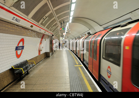 St Paul's London Underground station, on the Central Line, entrance in ...