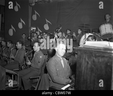 Rythymaires big band Jazz performing in England during WWII music entertainment for US troops britain world war two 2 Stock Photo
