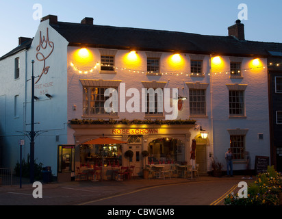 Rose and Crown pub, Warwick, Warwickshire, England, UK