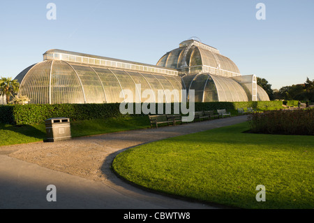 Palm House, by Decimus Burton and Richard Turner, built 1848. Kew Gardens, London, England, UK Stock Photo
