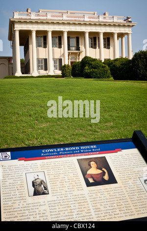 Woodruff House a Greek Revival Mansion built in 1836 in Macon, GA. The house also known as the Cowles-Bond House is owned by Mer Stock Photo