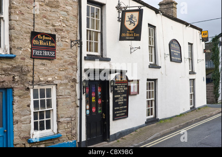 Exterior of The Famous Old Black Lion pub Hay-on-Wye Powys Wales UK Stock Photo