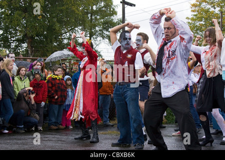 Zombies doing the Thriller dance in Portland Oregon Stock Photo