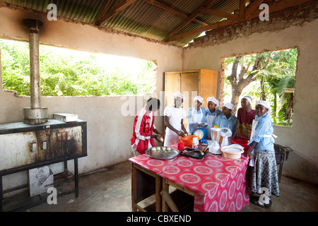 Students attend a culinary arts class in Morogoro, Tanzania, East Africa. Stock Photo