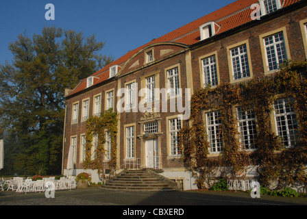 Schloss Wilkinghege, a castle hotel in the vicinity of Muenster (Münster) in Northrhine-Westphalia, Germany Stock Photo