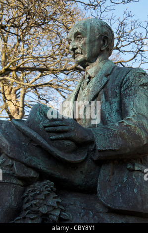 The bronze statue of the Dorset writer Thomas Hardy, in his beloved home town, Dorchester. By Eric Kennington RA. England,UK. Stock Photo