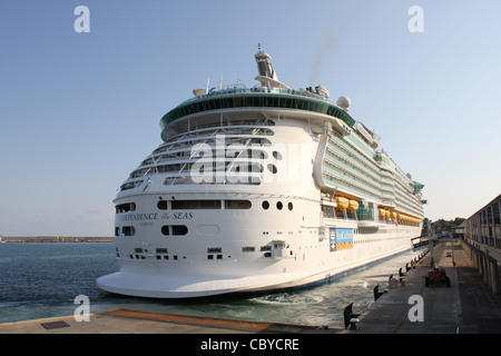 Royal Caribbean International's Cruise Ship 'Independence of the Seas' leaving  the Port of Palma de Mallorca Stock Photo