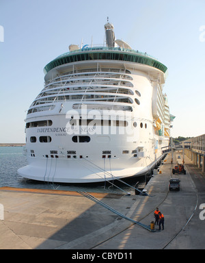 Royal Caribbean International's Cruise Ship 'Independence of the Seas' preparing to depart the Port of Palma de Mallorca Stock Photo