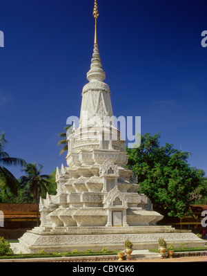 Cambodia Phnom Penh, Royal palace, White Stupa of king Norodom Suramarit Stock Photo