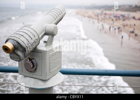 SANTA MONICA, California, United States — Public viewing binoculars on the Santa Monica Pier. These coin-operated binoculars offer visitors a chance to enjoy scenic views of the Pacific Ocean and the coastline. The pier is a popular attraction in Santa Monica. Stock Photo