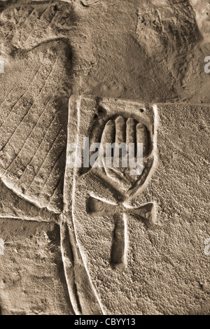 Close up of relief work in one of the Chapels of Ain al Muftillah in Bahariya Oasis, Egypt Stock Photo